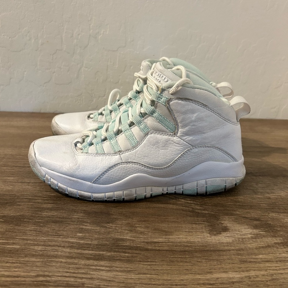 Jordan 10 Retro White Ice Green Size 7 in women’s 2005 Pre Owned no box